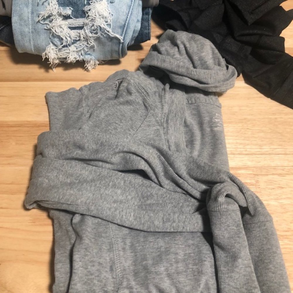 Nike Women's pullover V-neck
